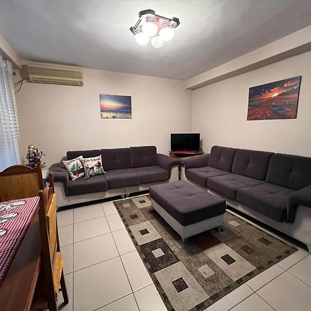 Entire Nice Apartment, In The Center Tirana Exterior photo