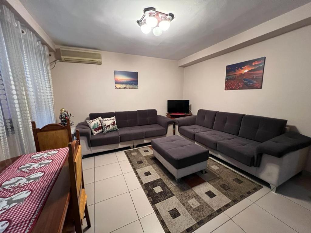 Entire Nice Apartment, In The Center Tirana Exterior photo