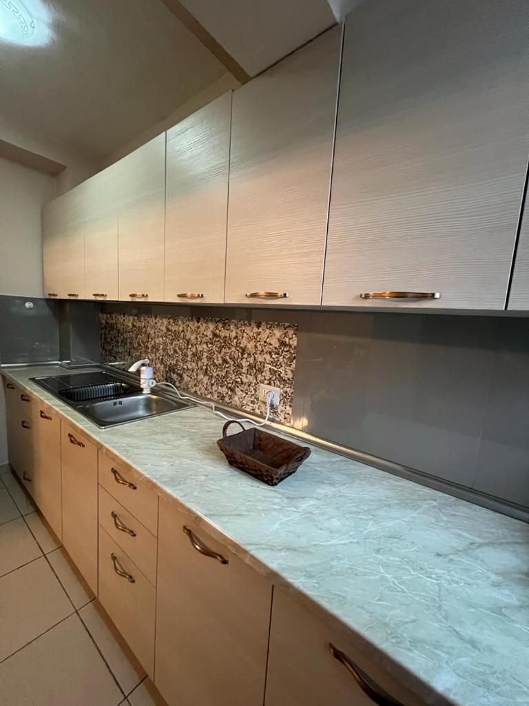 Entire Nice Apartment, In The Center Tirana Exterior photo