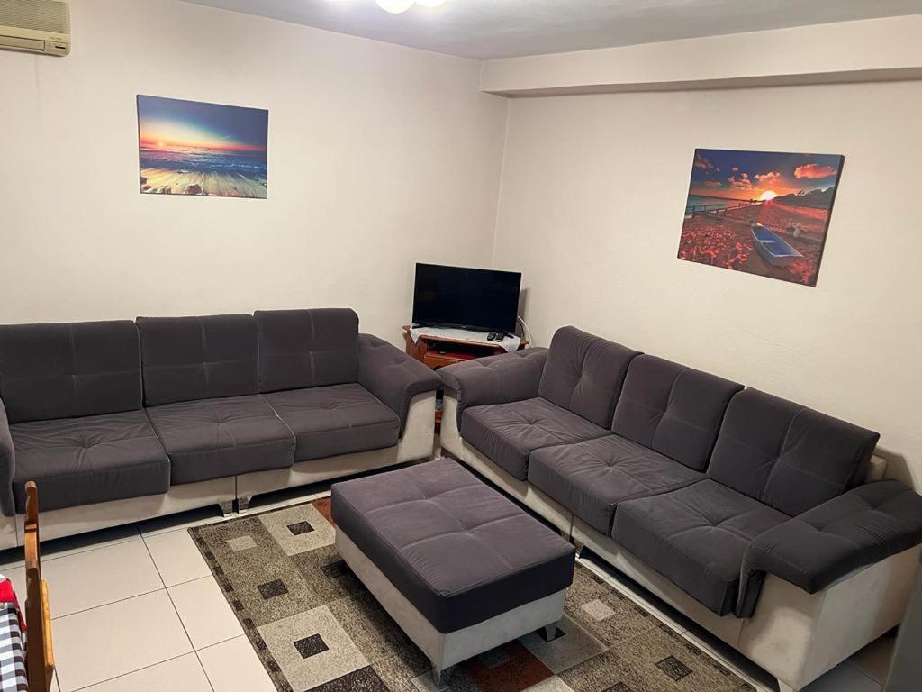 Entire Nice Apartment, In The Center Tirana Exterior photo