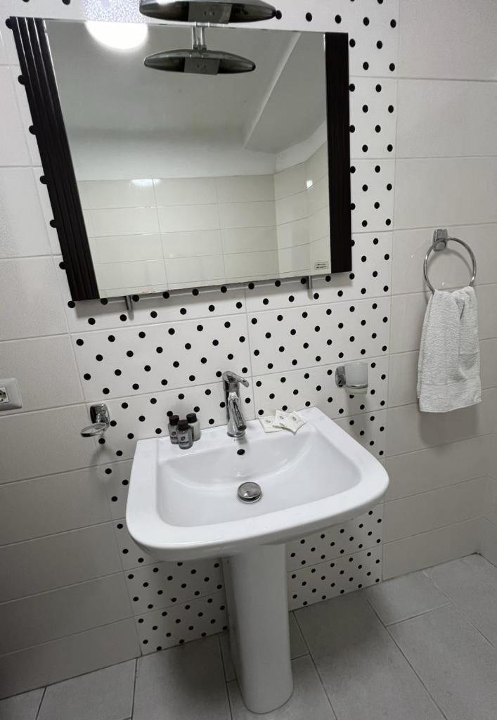 Entire Nice Apartment, In The Center Tirana Exterior photo