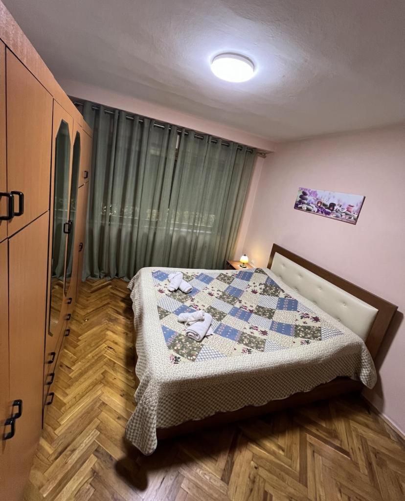 Entire Nice Apartment, In The Center Tirana Exterior photo