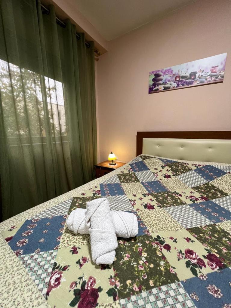 Entire Nice Apartment, In The Center Tirana Exterior photo