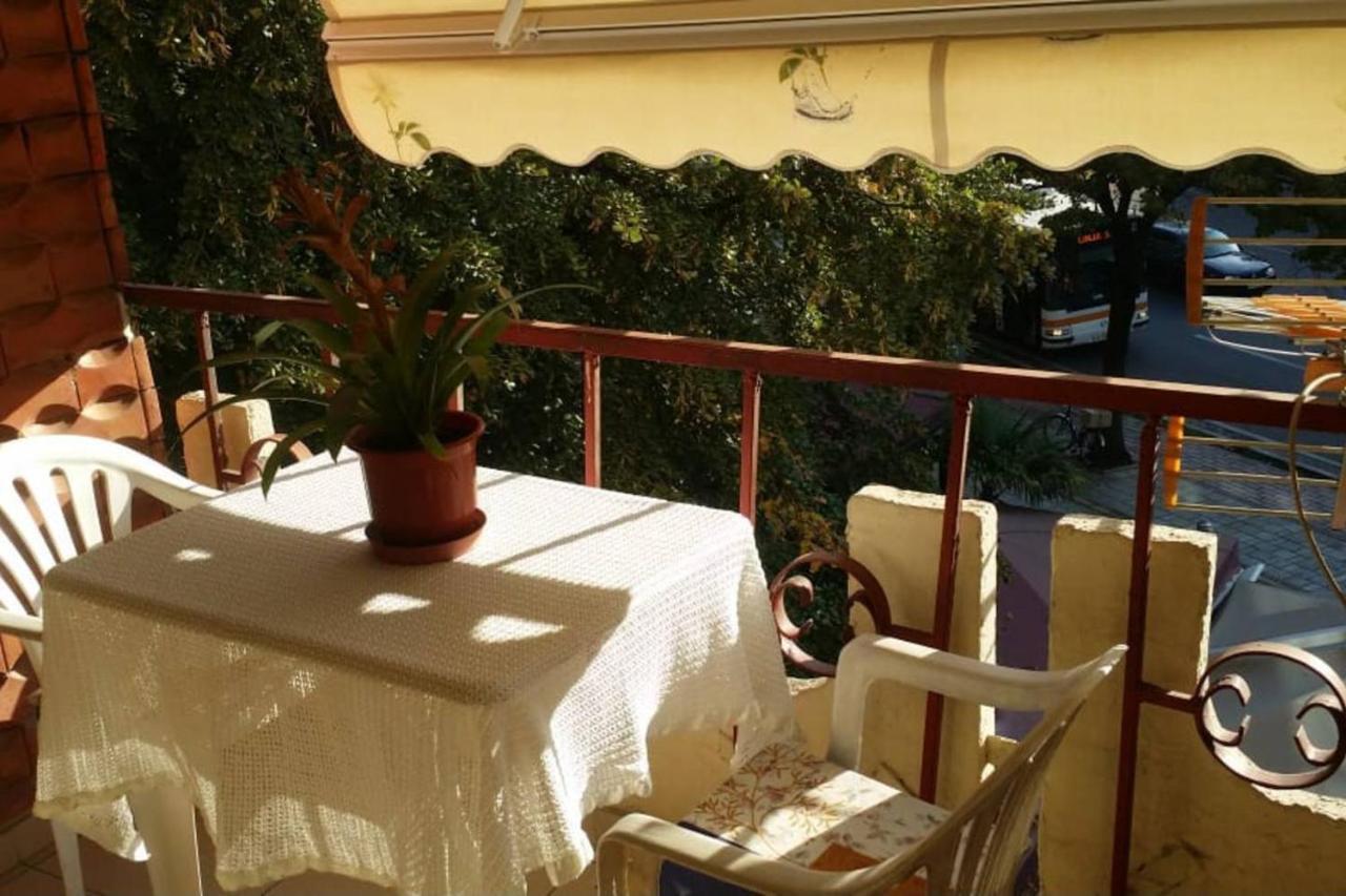 Entire Nice Apartment, In The Center Tirana Exterior photo