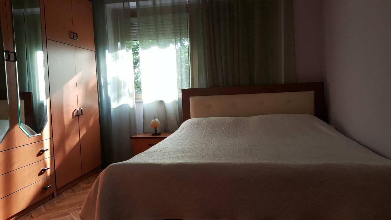 Entire Nice Apartment, In The Center Tirana Exterior photo